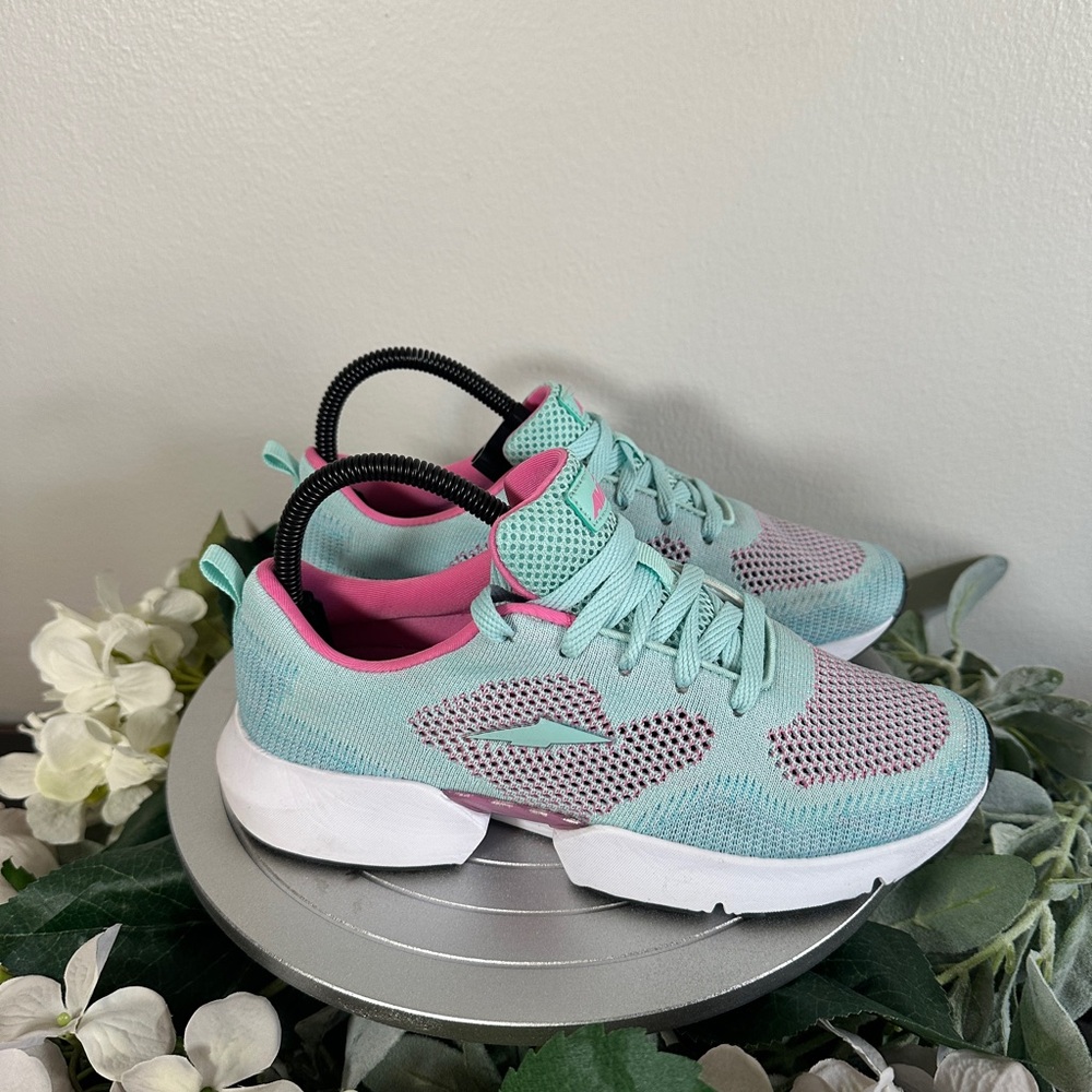 Avia Women's Arch Support Aqua blue & pink Lightweight Athletic Sneaker size 7.5